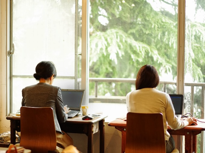 TFTオフィスの仕事風景